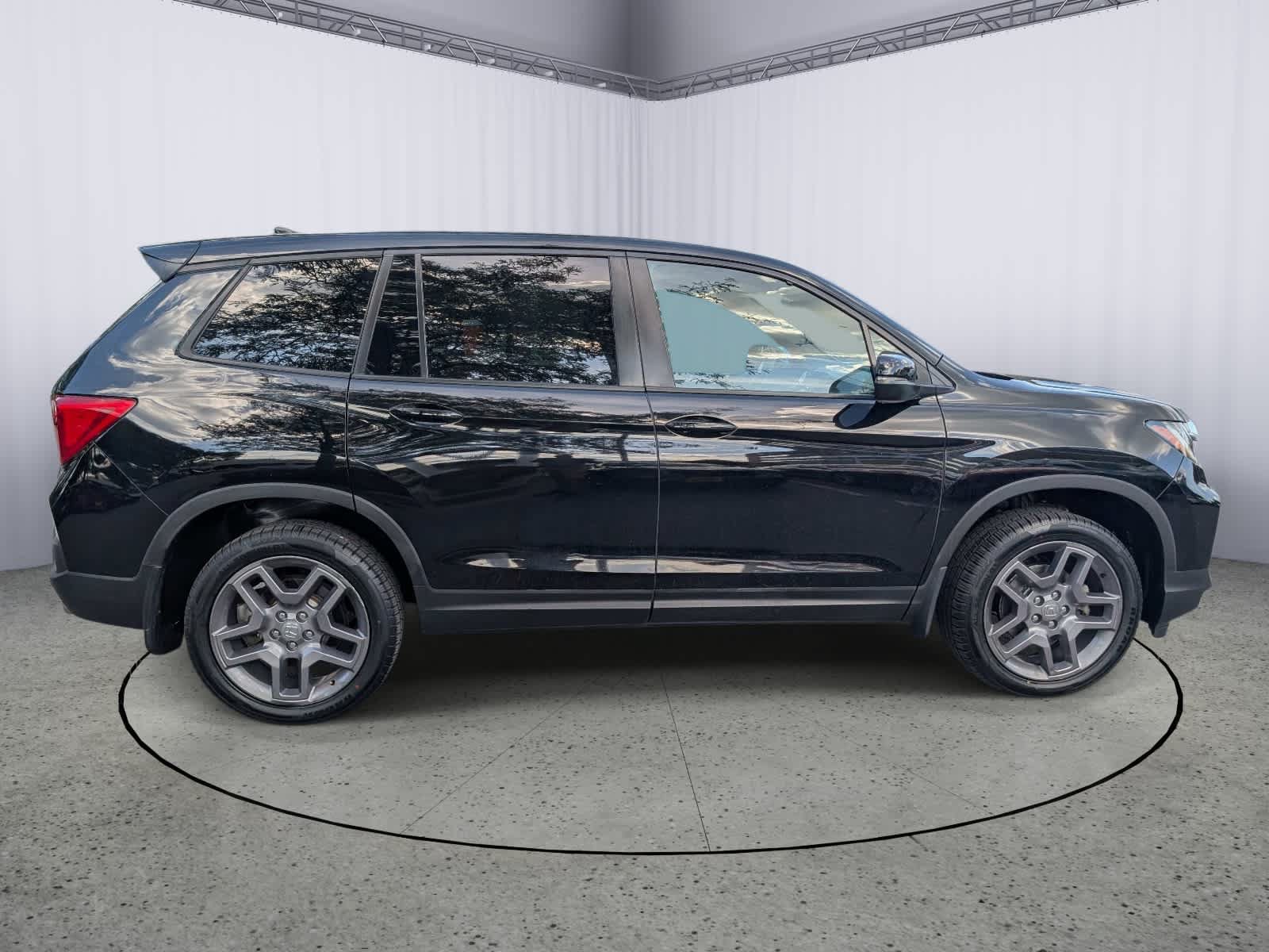 Certified 2023 Honda Passport EX-L image 2