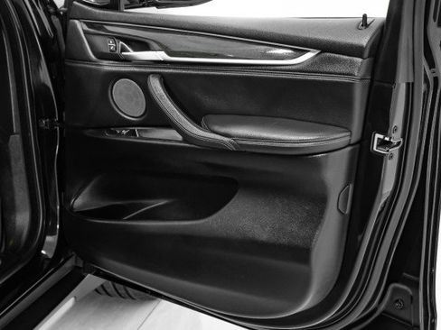 Used 2018 BMW X5 xDrive50i w/ Premium Package image 41