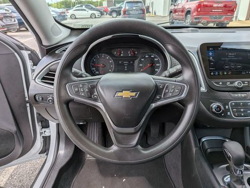 Used 2025 Chevrolet Malibu LT FWD image 33