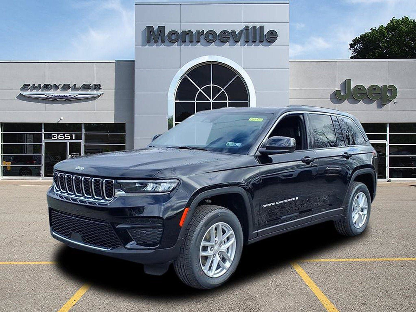 New 2025 Jeep Grand Cherokee Laredo X w/ Luxury Tech Group I AWD/4WD image 1