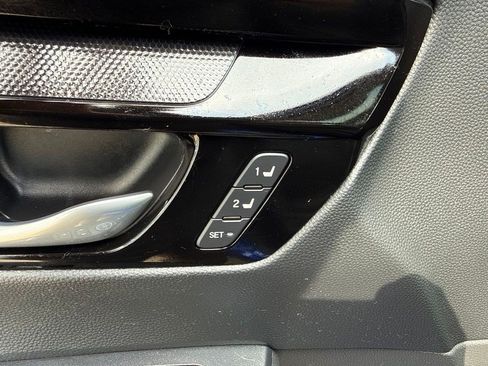 Used 2024 Honda CR-V EX-L image 9