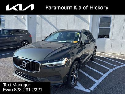 Used 2019 Volvo XC60 T5 Momentum w/ Premium Package