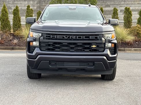 Used 2022 Chevrolet Silverado 1500 Custom image 3