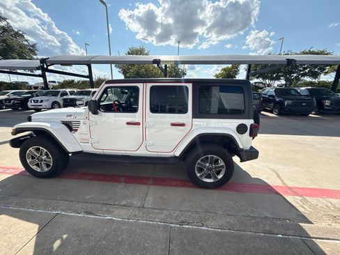 Used 2020 Jeep Wrangler Unlimited Sahara AWD/4WD image 4