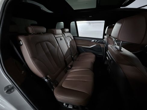 Used 2021 BMW X7 xDrive40i w/ Premium Package 2 image 26