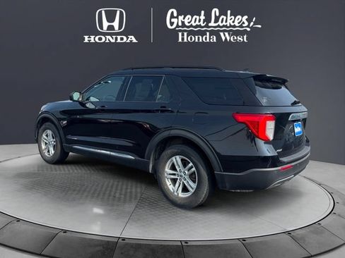 Used 2021 Ford Explorer XLT w/ Equipment Group 202A AWD/4WD image 3
