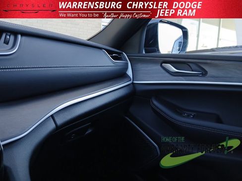 New 2025 Jeep Grand Cherokee L Limited w/ Luxury Tech Group II image 26