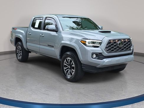 Used 2021 Toyota Tacoma TRD Sport w/ Technology Package AWD/4WD image 3