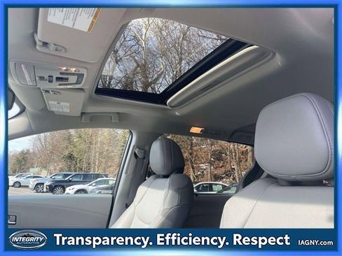 Used 2024 Toyota Sienna XLE image 22