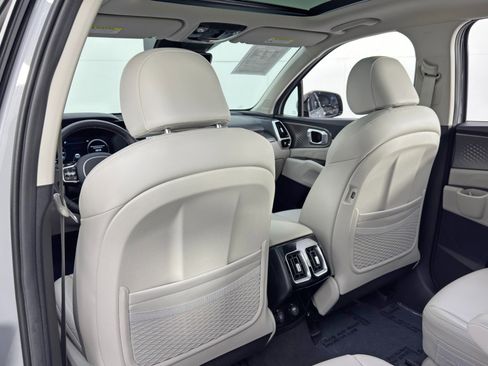 Used 2023 Kia Sorento SX image 37