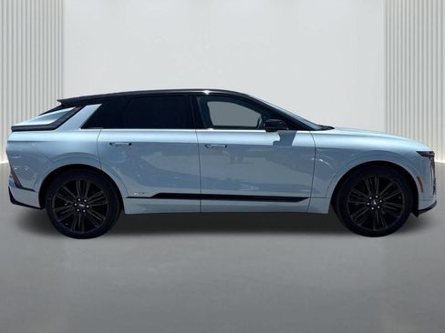 New 2026 Cadillac Lyriq V AWD/4WD image 4