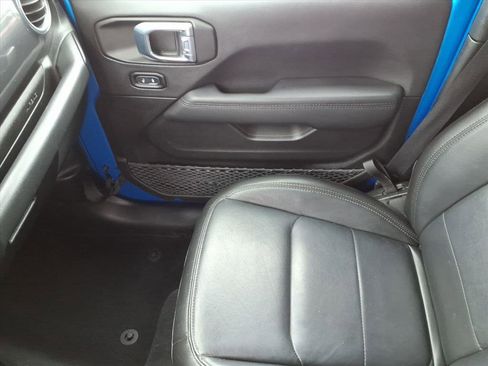 Used 2022 Jeep Wrangler Unlimited Sahara image 31