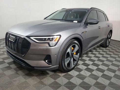 Used 2022 Audi e-tron Premium Plus w/ Premium Plus Package image 3