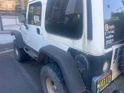 Used 1997 Jeep Wrangler Sahara AWD/4WD image 3