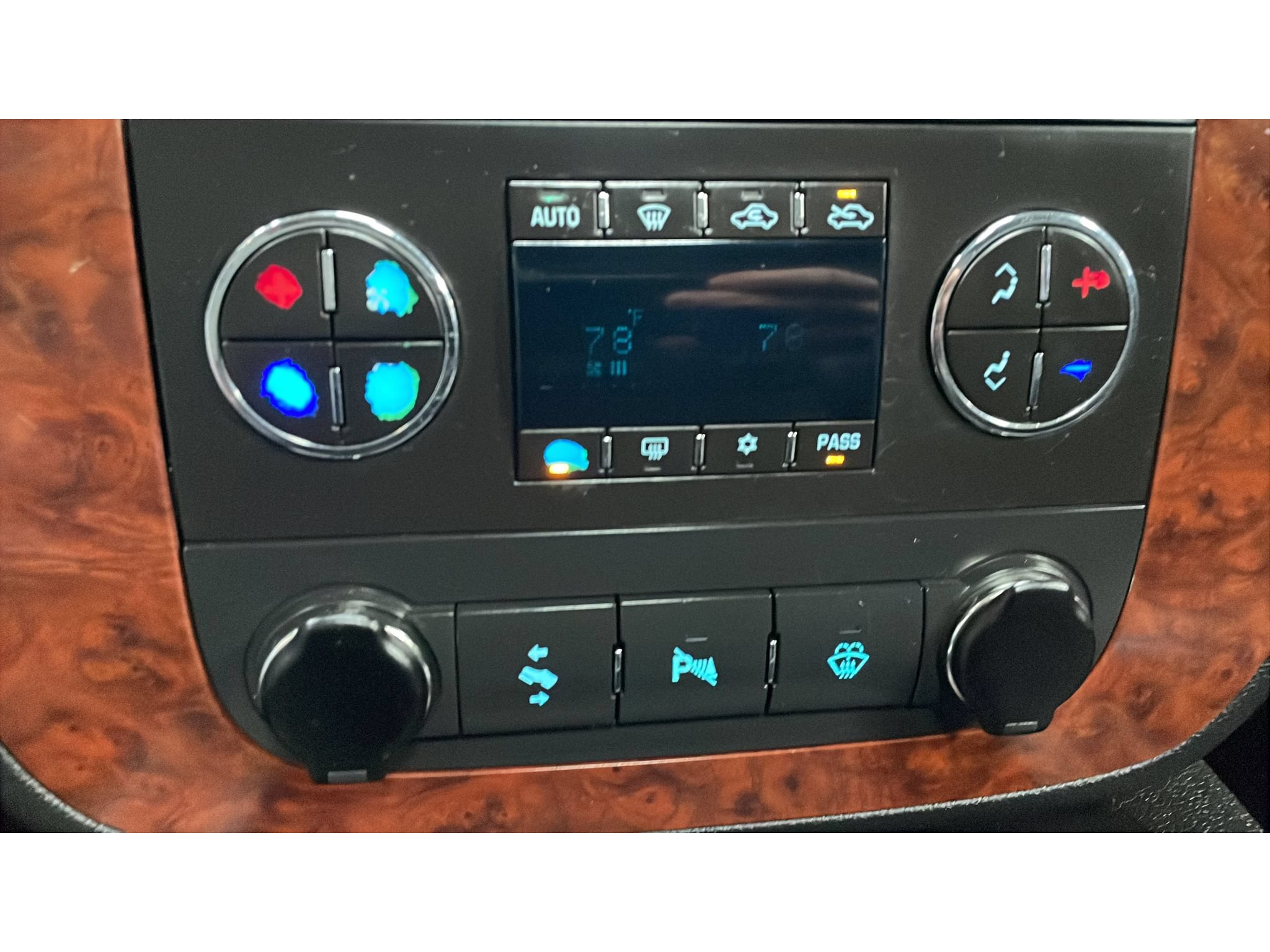 Used 2008 Chevrolet Silverado 3500 LTZ AWD/4WD image 14