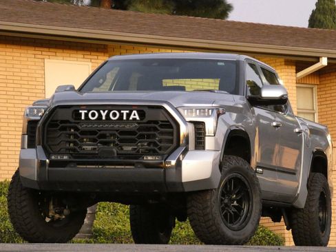 Used 2024 Toyota Tundra Platinum image 4