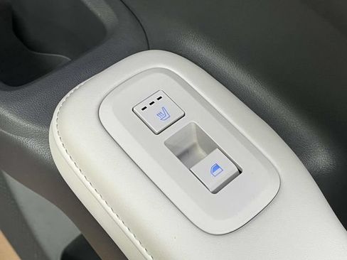 Certified 2025 Hyundai Santa Fe Limited FWD image 28