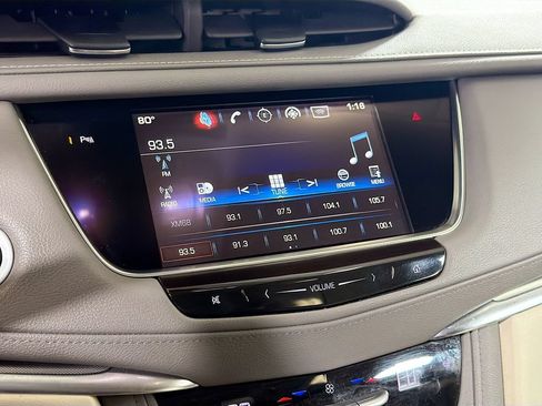 Used 2018 Cadillac XT5 Luxury w/ Driver Awareness Package FWD image 16