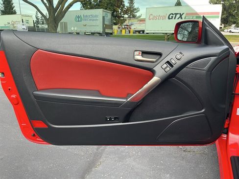 Used 2013 Hyundai Genesis 2.0T image 25