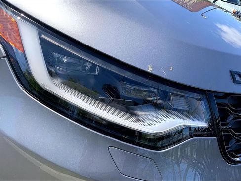 Certified 2025 Land Rover Discovery Dynamic SE AWD/4WD image 27