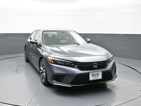 Used 2023 Honda Civic EX image 3