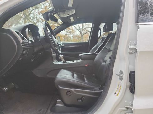 Used 2018 Jeep Grand Cherokee Limited image 18