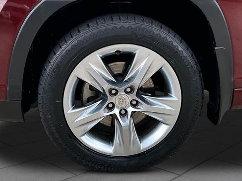 Used 2015 Toyota Highlander Limited Platinum AWD/4WD image 11