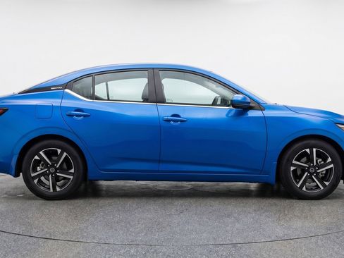Used 2025 Nissan Sentra SV image 11