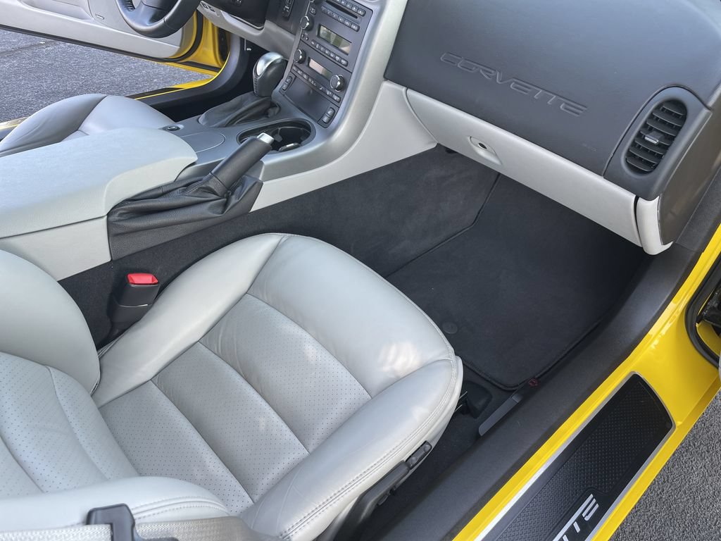 Used 2007 Chevrolet Corvette Coupe w/ Preferred Equipment Group RWD image 21