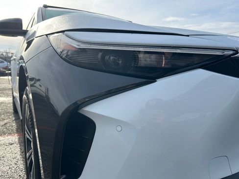 Used 2024 Toyota bZ4X XLE w/ Weather Package image 35