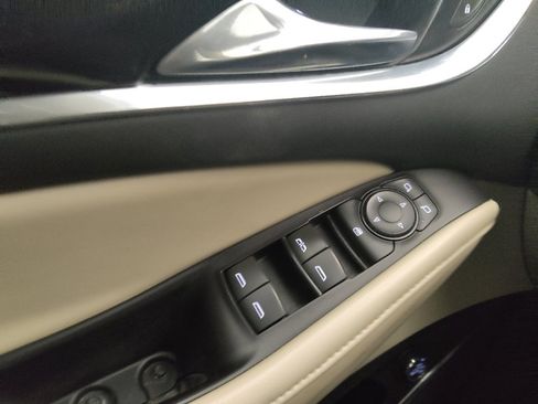 Used 2018 Buick Enclave Essence FWD image 27
