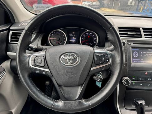 Used 2017 Toyota Camry SE image 16