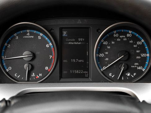 Used 2017 Toyota RAV4 LE FWD image 19