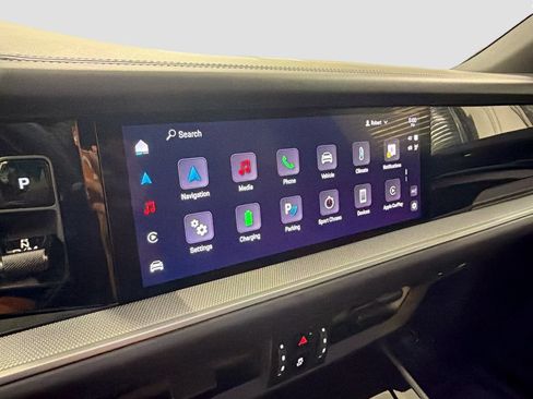 Certified 2025 Porsche Cayenne E-Hybrid AWD/4WD image 16