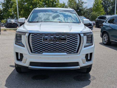 Used 2023 GMC Yukon XL Denali w/ Denali Reserve Package AWD/4WD image 2