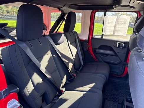 Used 2020 Jeep Wrangler Unlimited Sahara w/ Uconnect 4C Nav & Sound Group AWD/4WD image 18