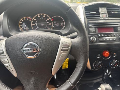 Used 2015 Nissan Versa Note SV FWD image 32