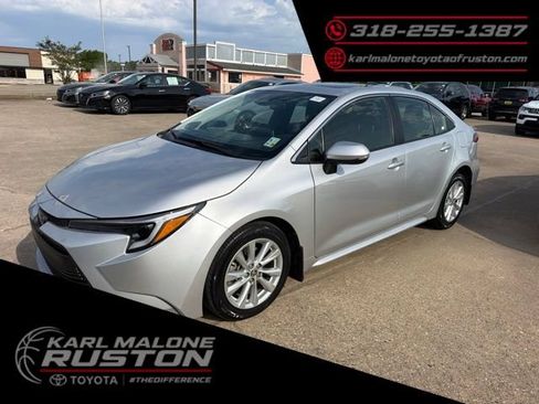 Used 2024 Toyota Corolla XLE FWD image 1