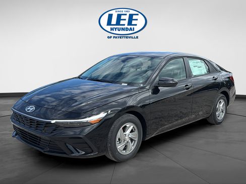 New 2026 Hyundai Elantra SE FWD image 7