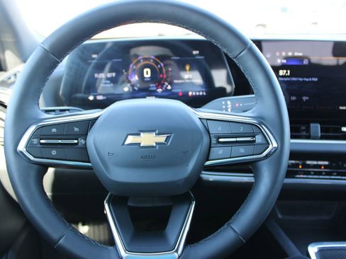 Used 2026 Chevrolet Equinox LT image 31