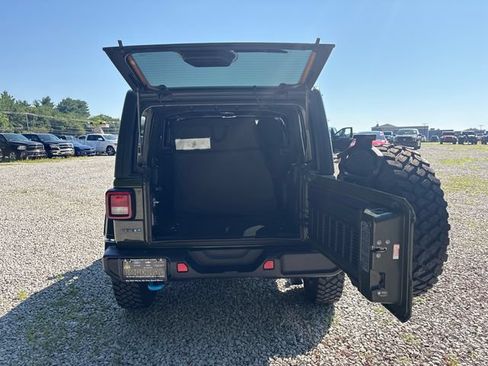 Used 2023 Jeep Wrangler Unlimited w/ 8.4" Radio Group AWD/4WD image 13