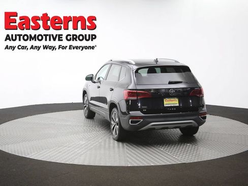 Used 2024 Volkswagen Taos SE FWD image 63