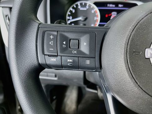 Used 2024 Nissan Rogue S AWD/4WD image 15