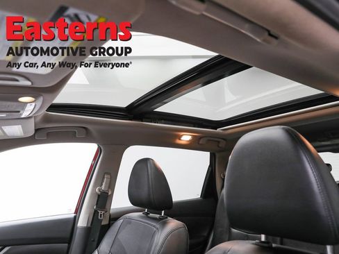 Used 2020 Nissan Rogue SL w/ Premium Package image 36