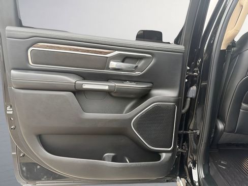Used 2019 RAM 1500 Laramie AWD/4WD image 29