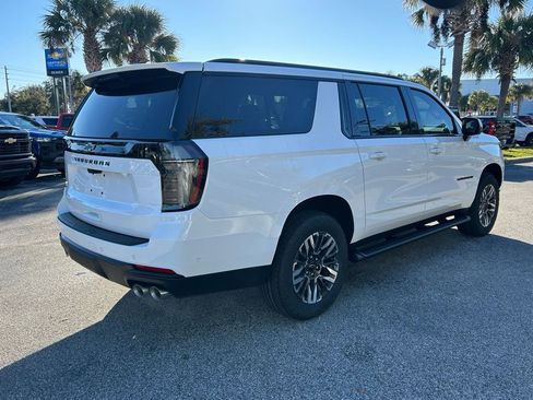 New 2026 Chevrolet Suburban Z71 w/ Z71 Off-Road Package AWD/4WD image 7