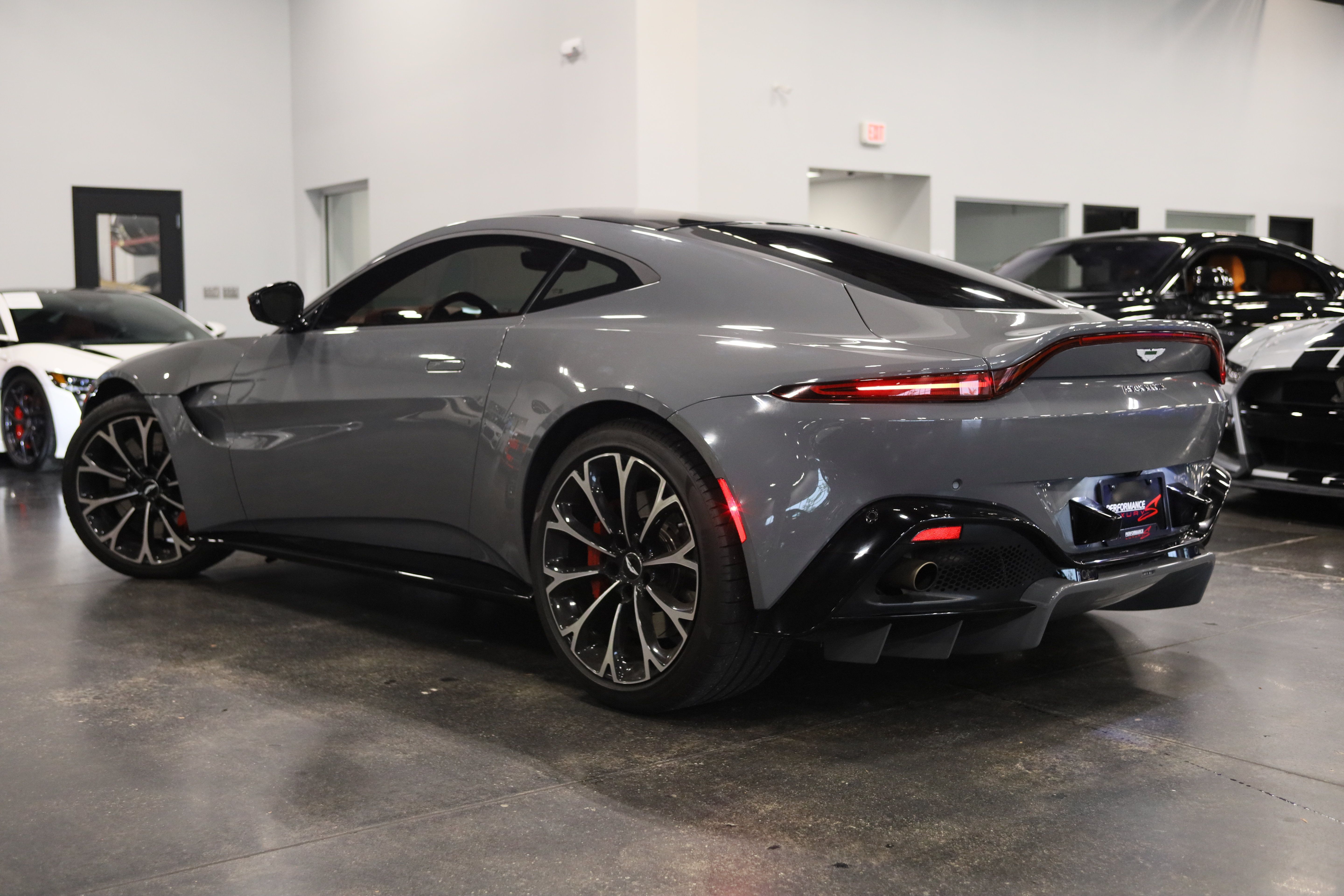 Used 2019 Aston Martin V8 Vantage Coupe RWD image 5