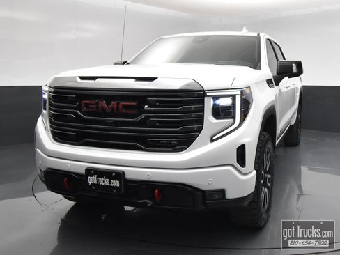 Used 2023 GMC Sierra 1500 AT4 w/ Technology Package AWD/4WD image 51