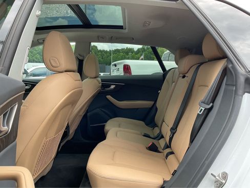 Used 2025 Audi Q8 Premium Plus AWD/4WD image 26