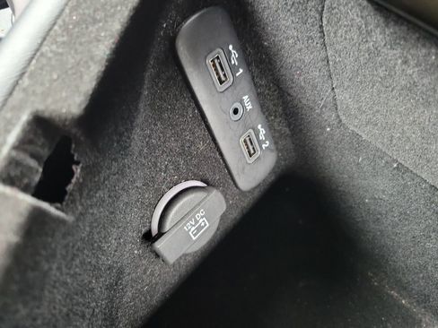 Used 2023 Dodge Challenger SXT image 31